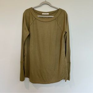 Free People women’s medium Snowy Thermal Top green Long Sleeve We the Free